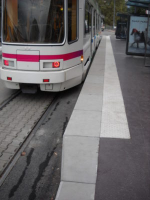Bordure quai de tram accestram